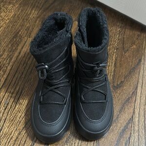 Black Fur-Lined Winter Boots
